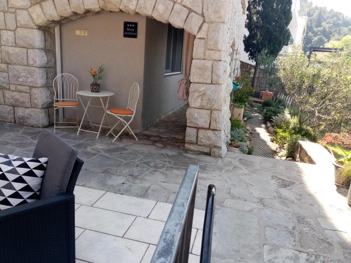 Apartment Zizi Omiš Exterior foto